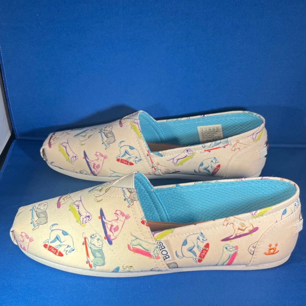 Skechers BOBS for Dogs Cream Slip-On Shoes with Colorful Print - Picture 4 of 9